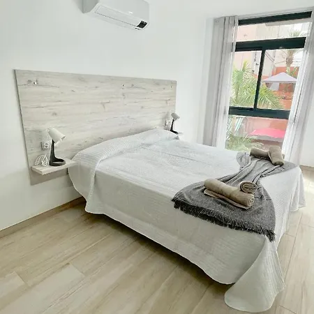 Island Suites Arona  Exterior foto