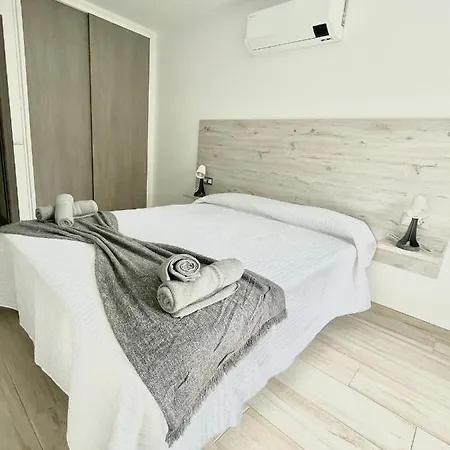 Island Suites Arona  Exterior foto