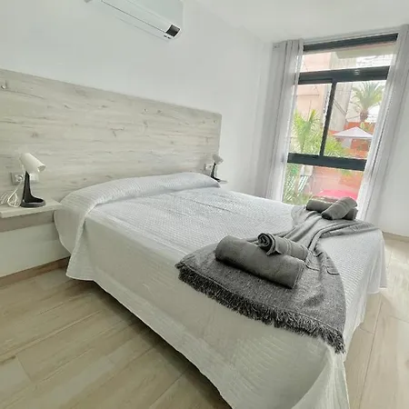 Island Suites Arona  Exterior foto